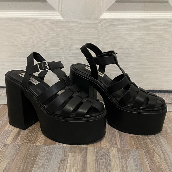 Steve Madden 5 Inch Platform Chant Sandals in Black - Picture 2 of 4